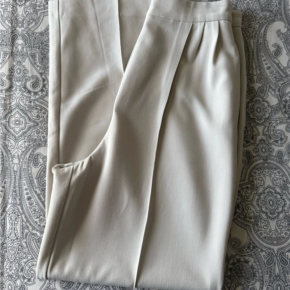 12STOREEZ Cream Pleated Trousers - Picture 3 of 10